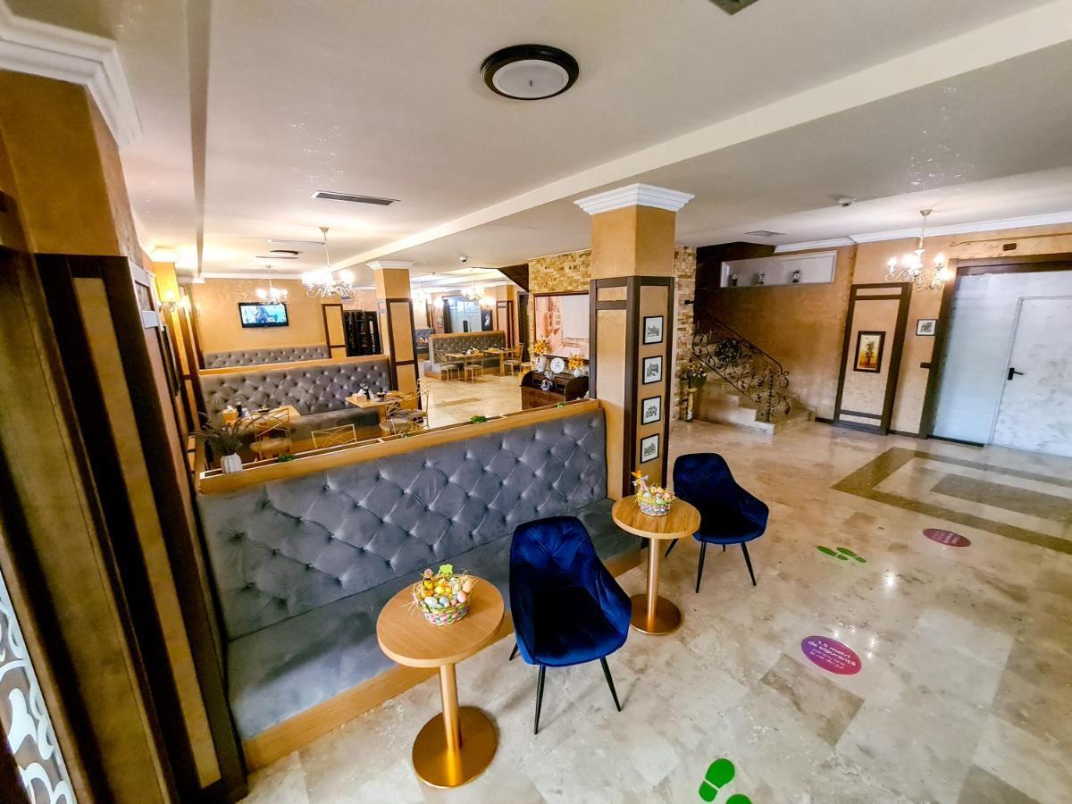 Hotel Yarus Plus Ploieşti Esterno foto