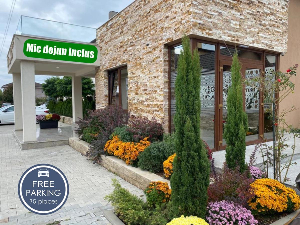 Hotel Yarus Plus Ploieşti Esterno foto